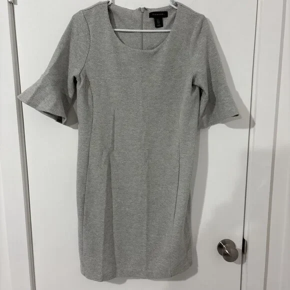 Womans Tahari Light Gray tight knit short sleeve Dress - Size 4 - Picture 3 of 8